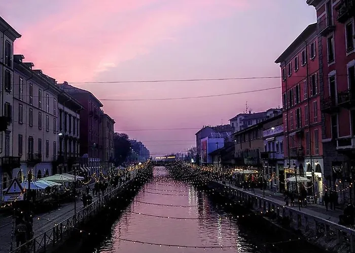 Iron Bridge Navigli Location M2 * 米兰
