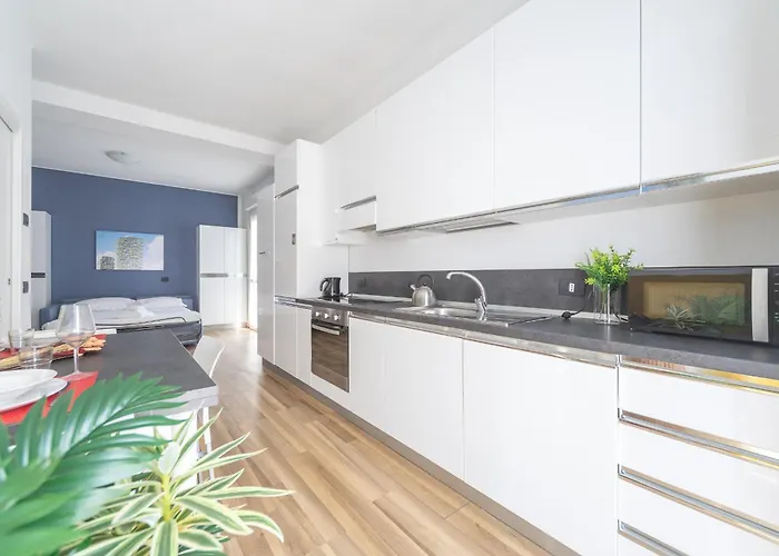 Apartment Palazzo Candiani - Stylish Steps From Polimi Bovisa Campus By Rentopolis *