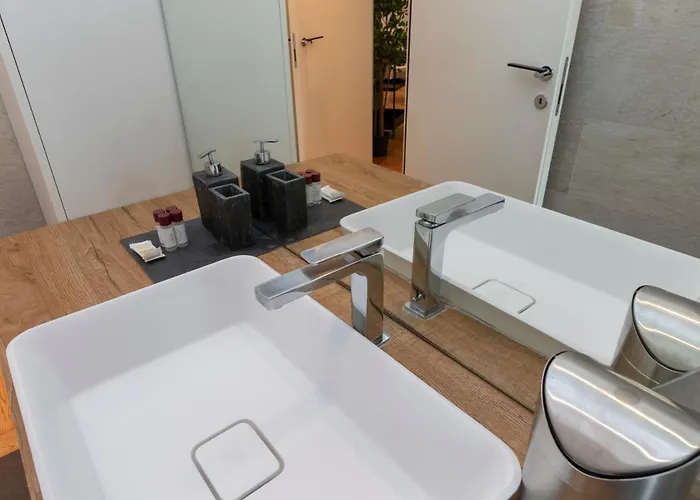 I-host - Bronzino 7 Daire *