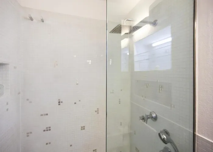 Hacca Collection - Charming In Corso Magenta * Milán