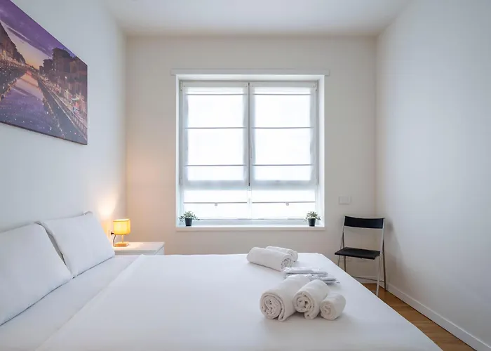 Elegant And Modern In Appartement