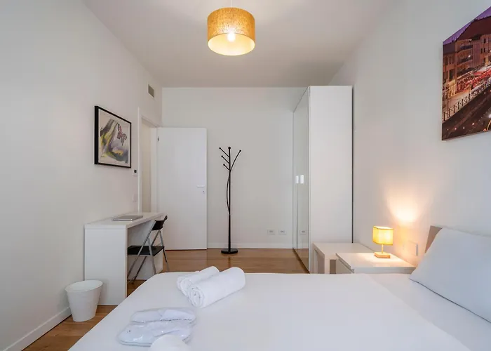 Elegant And Modern In Appartement