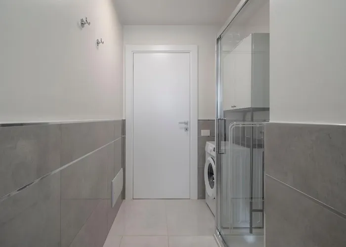 Elegant And Modern In Appartement *