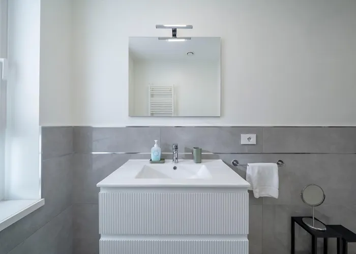 Elegant And Modern In * Milan