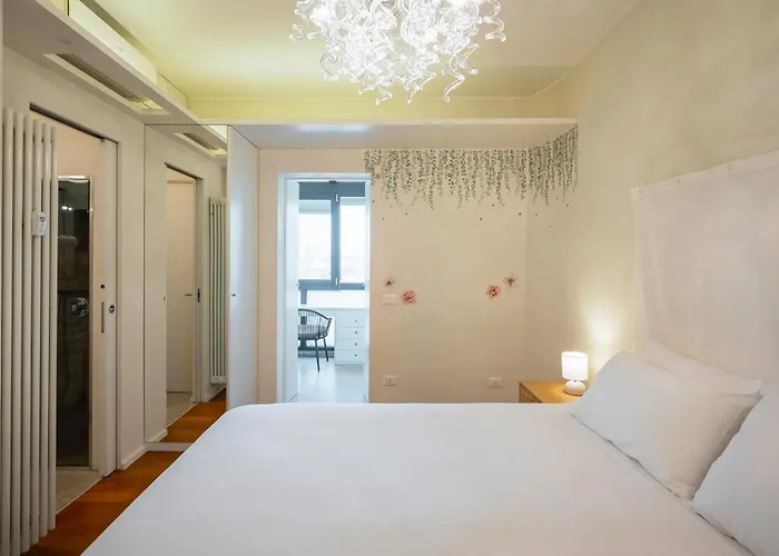 Luca Darsena Viale Papiniano Apartmán *