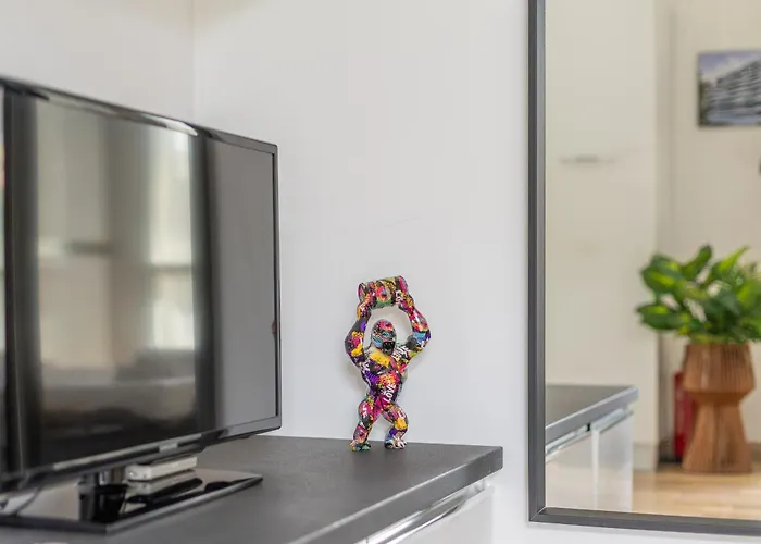 Palazzo Candiani - Stylish Steps From Polimi Bovisa Campus By Rentopolis Apartment