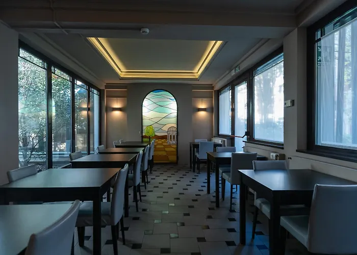 Garibaldi Palace 3* Milan