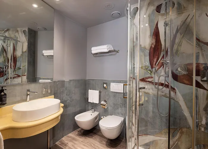 מלון Garibaldi Station By Ihg 4*