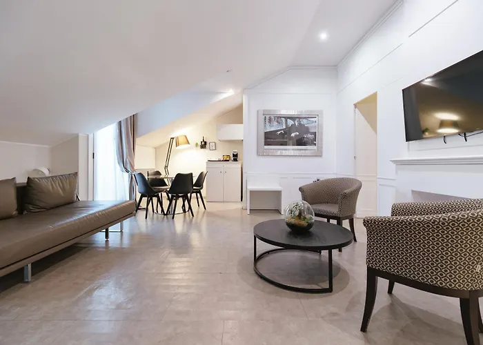 Montenapoleone Aparthotel