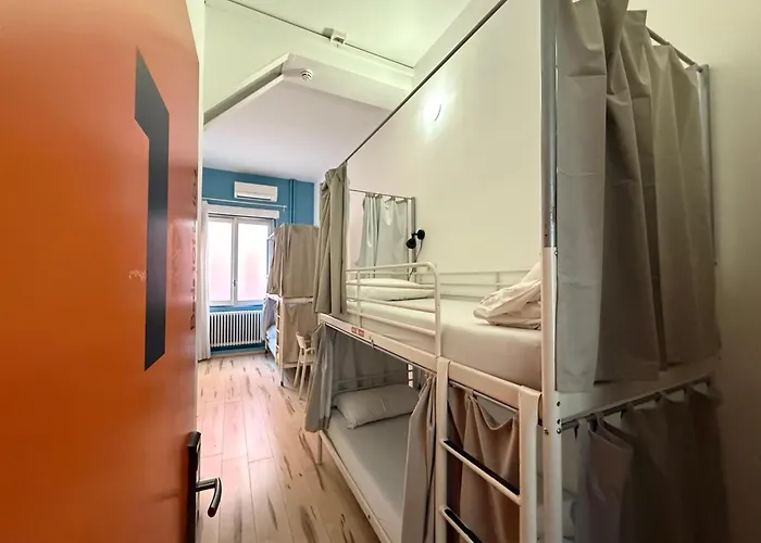 Quo Hostel *