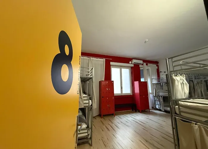 Hostel Quo *