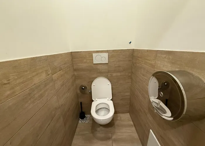 Quo Hostel *