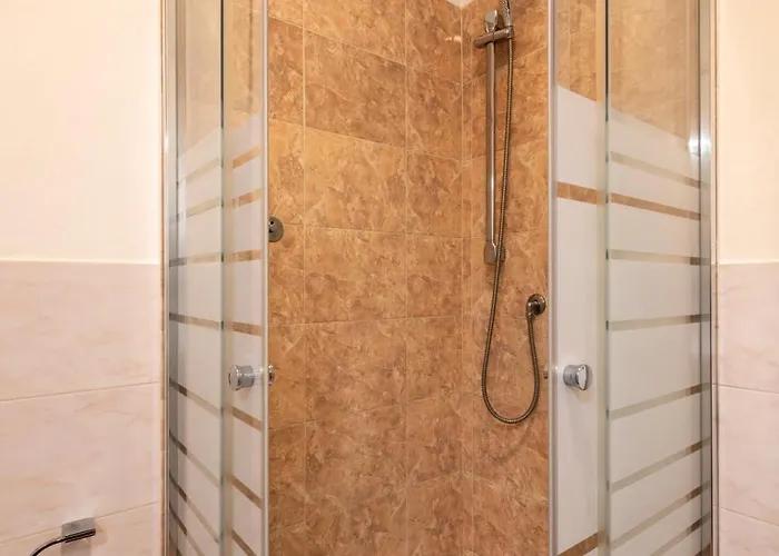 בית הארחה Flowers 3*