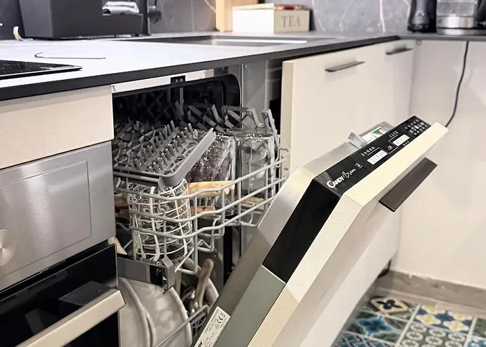 Pomodoro House - Luminoso Vicino Linate, Duomo, Fabrique, Unipol Dome * Milano