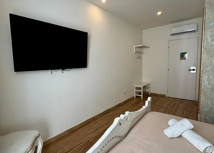 Attractive - 6 Πανσιόν