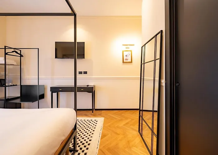 V-collection Solferino 3* ميلان