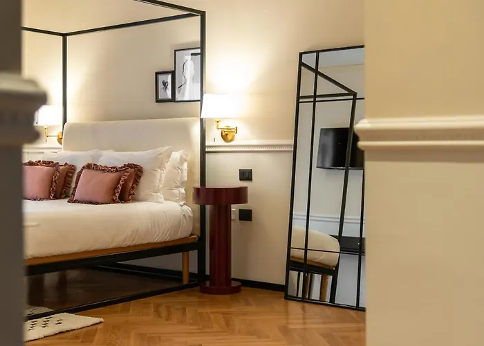 V-collection Solferino ميلان