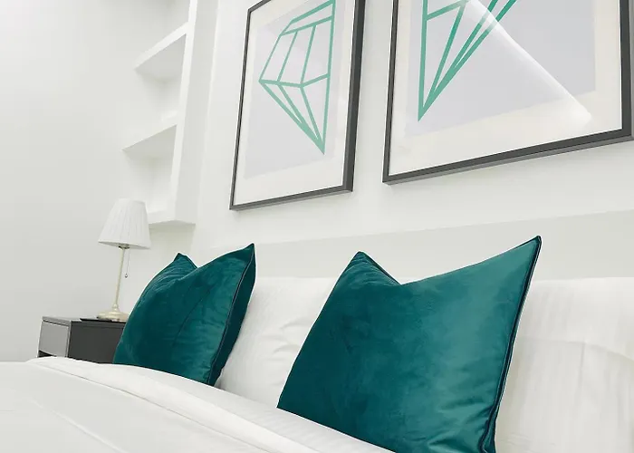 Hotel apartamentowy The Boutique - Bande Nere M1 Metro Direct To Duomo & San Siro - Center 4*