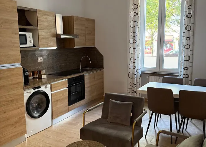 Appartement - 2br 2ba - 5 Min Walk To Metro & Train *