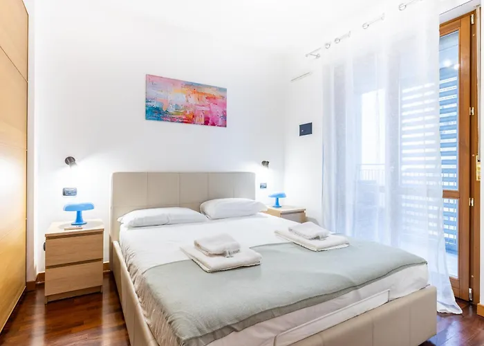 Luminoso Attico Con Garage Gratis Vicino Al Duomo E Allo Ieo * Milan