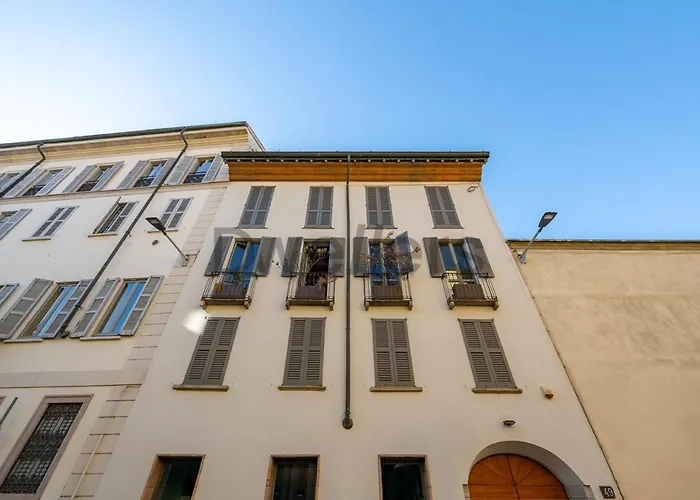 Апартаменты Sant Ambroeus Милан