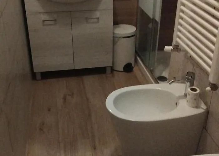 3 Station Free Parking