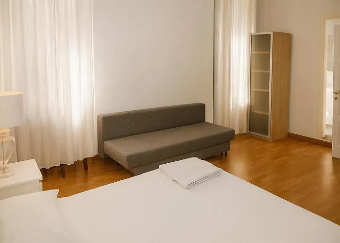 アパート Dhomes - And *