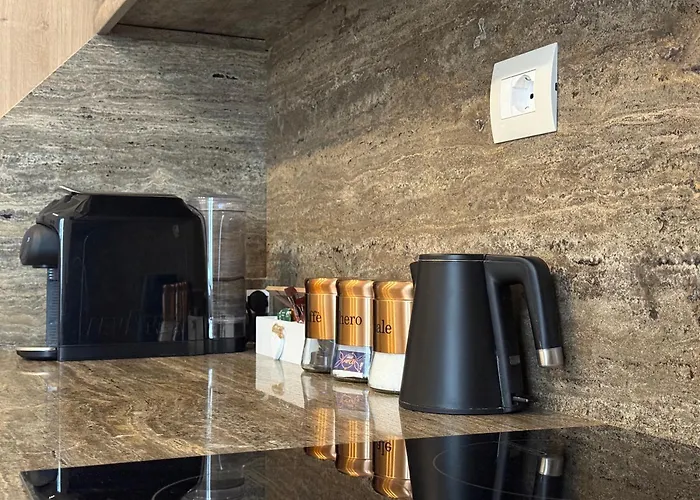 - 2br 2ba - 5 Min Walk To Metro & Train Appartement Milaan