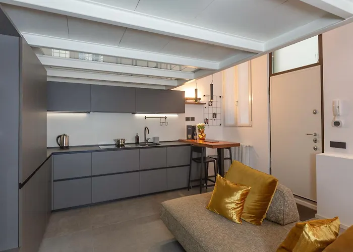 Artstay - Exclusive Near Metro M1, Ac, Parking