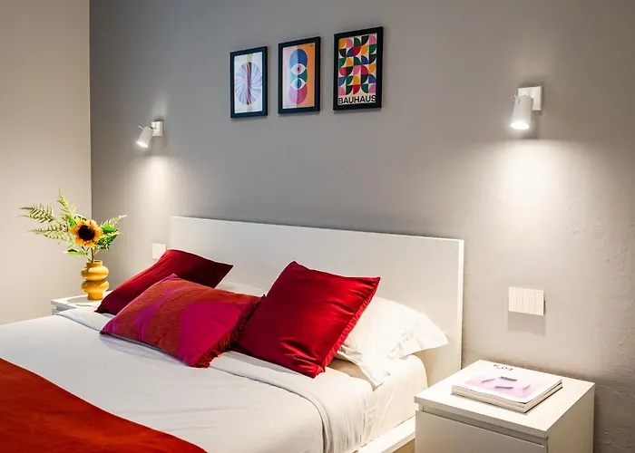 The Bau-haus - Station Area Apartment Milan