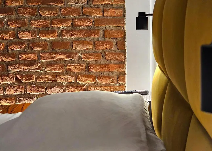 Eanna Scalo Porta Romana Prada