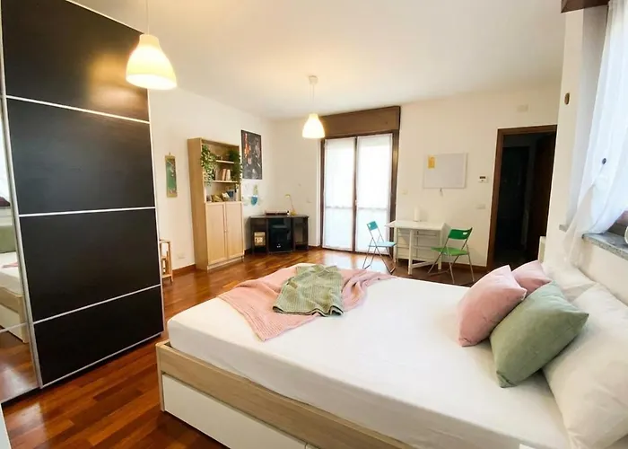 Luce Place Authentic Getaway 아파트