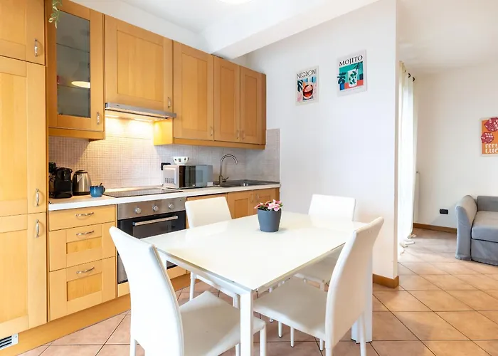 Luminoso Attico Con Garage Gratis Vicino Al Duomo E Allo Ieo Apartment *