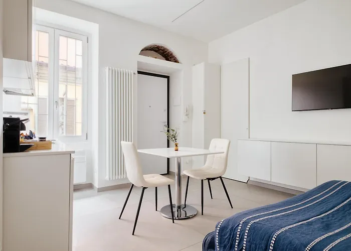 Stylish Near Porta Garibaldi & Metro By Mastery Milano