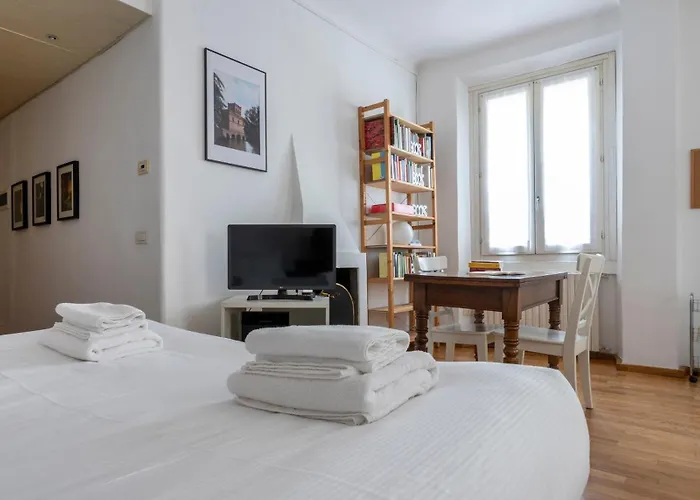 Italianway Easy - Volta 20 アパート ミラノ