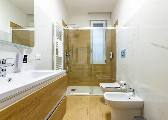 Spacious 4-bed 2-bath, 3 Min Walk To M1 Bande Nere Apartmán Milán