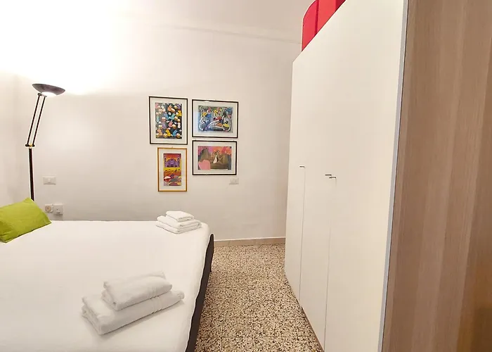 Guesthost - Sant'ambrogio Modern *