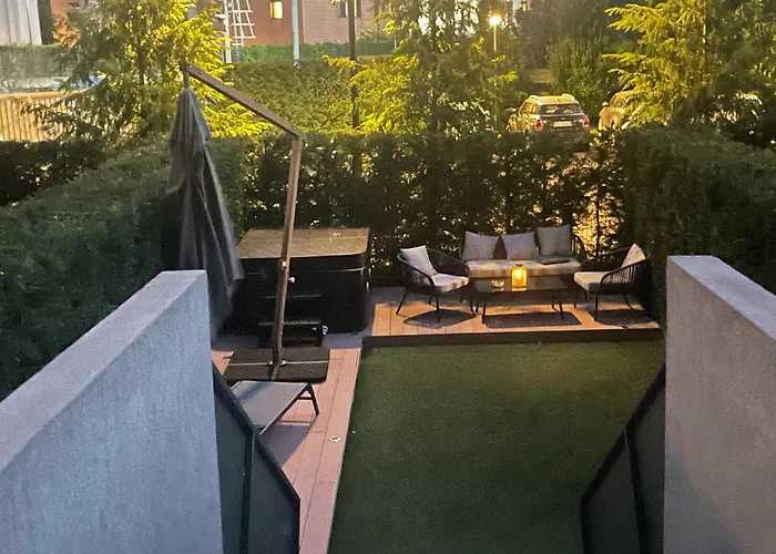 Open Space - Garden & Jacuzzi Apartment