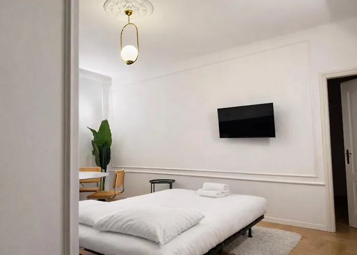 La Casa Di Gylda - San Siro 2br Design - Walk To Stadium & M5 Milaan