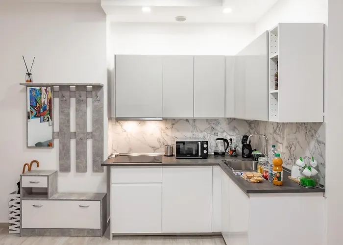 Chiara's Urban Oasis - - Duomo 8 Min * מילאנו