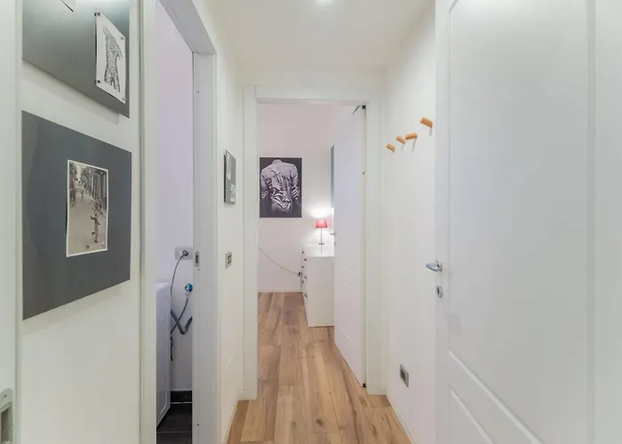 Moda Porta Romana M3 Lodi Tibb Self-check-in *