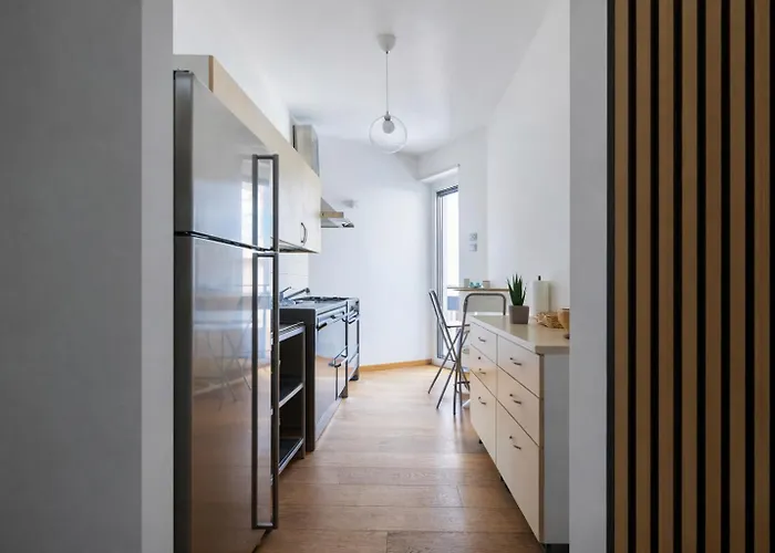 Zen Island- Isola Near Garibaldi Fs