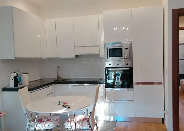Loft Moderno Zona 8 * ミラノ