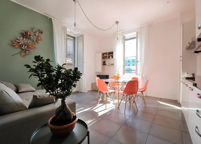 Santa Maria Square View - Family *