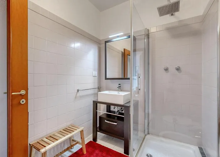 Brand New 1 Bedroom In Navigli Area Apartmán *