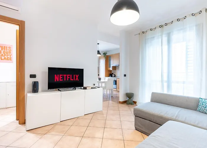 Luminoso Attico Con Garage Gratis Vicino Al Duomo E Allo Ieo Apartment