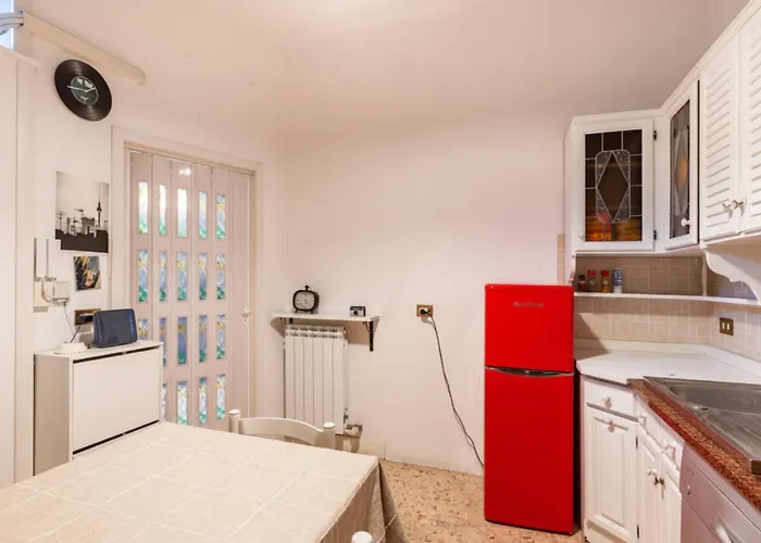 Apartman 12 Minutes From Duomo - Modern Loft
