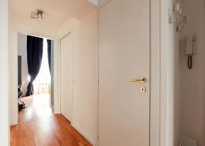 Hacca Collection - Chic 2br In Cool Porta Venezia District Apartamento *