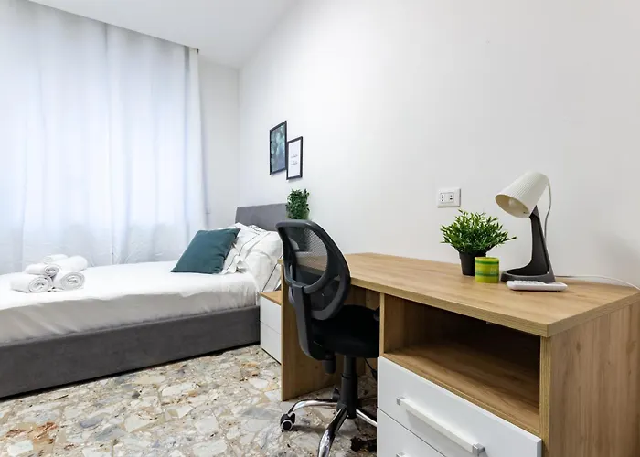 Spacious 4-bed 2-bath, 3 Min Walk To M1 Bande Nere * Milán