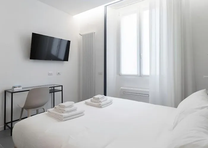 Italianway Comfort - Taramelli 60 Apartament